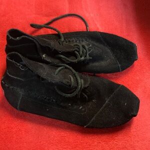 Toms Black Suede Lace-Up Ankle Booties Sz 5.5